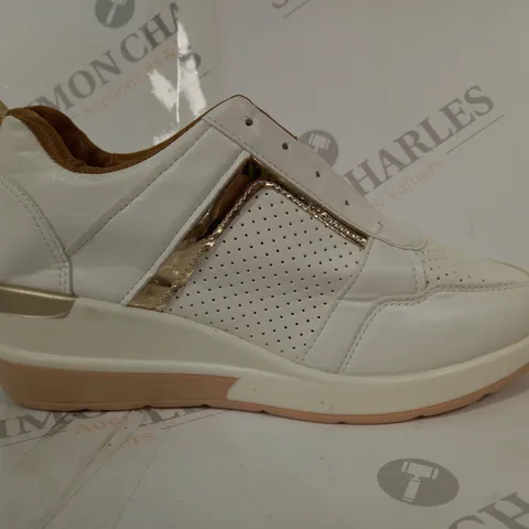 BOXED PAIR OF DESIGNER TRAINERS IN WHITE/METALLIC GOLD SIZE UNSPECIFIED