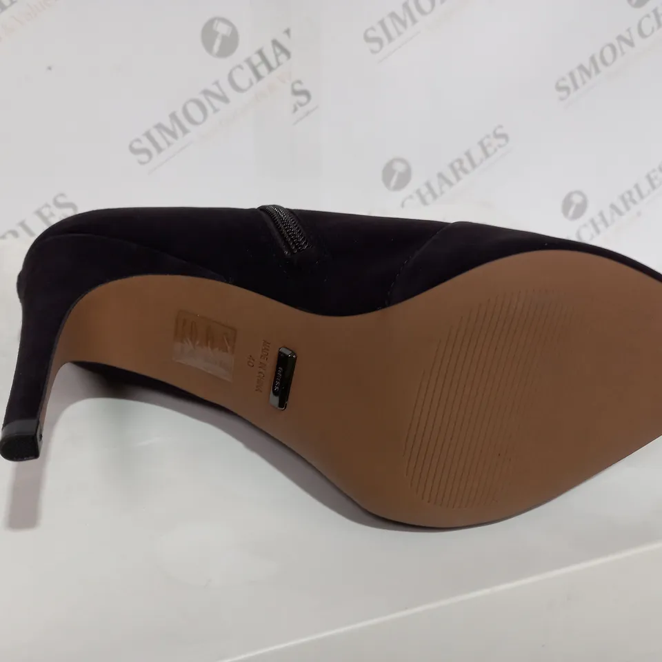 BOXED REISS SUEDE CHOCOLATE BOOT HEELS - SIZE 7