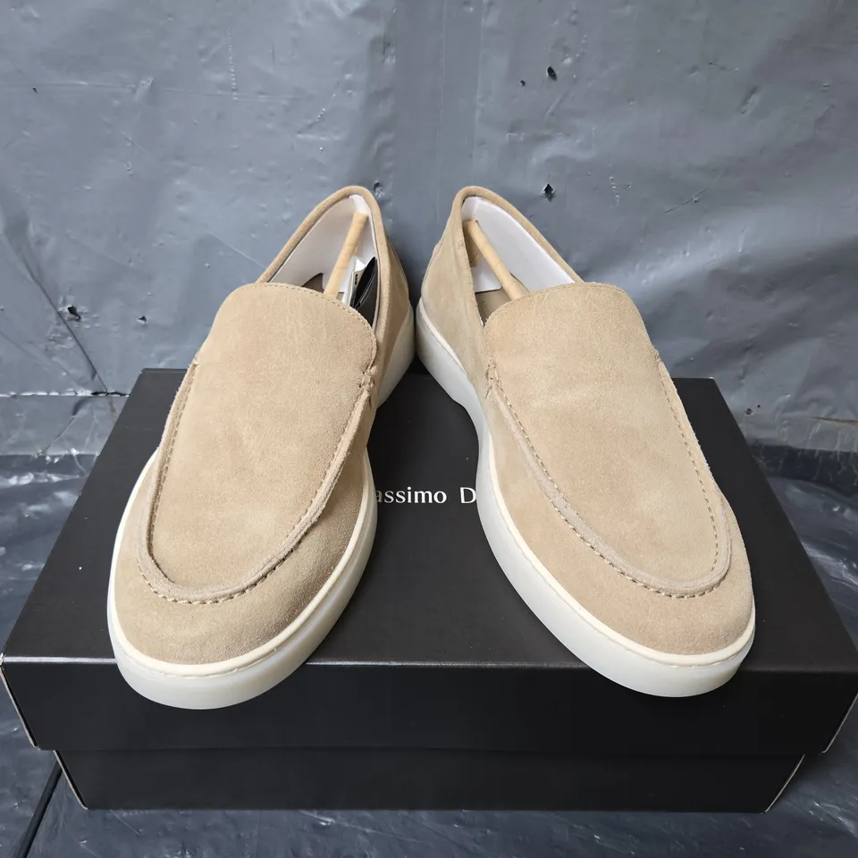 BOXED PAIR OF MASSIMO DUTTI SUEDE MOCCASIN SHOES IN BEIGE - SIZE 42