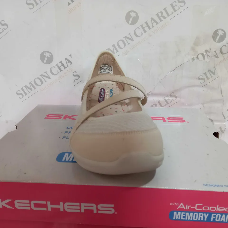 SKECHERS BE-LUX AIRY WINDS MARY JANE SHOE SIZE 6