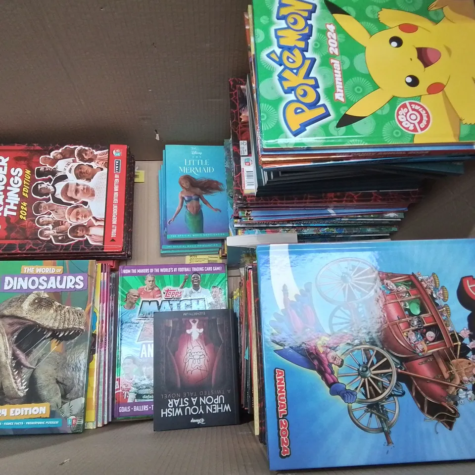 LARGE QUANTITY OF ASSORTED BOOKS AND 2024 ANNUALS TO INCLUDE MATCH ATTAX, MINECRAFT, DANDY AND STRANGER THINGS