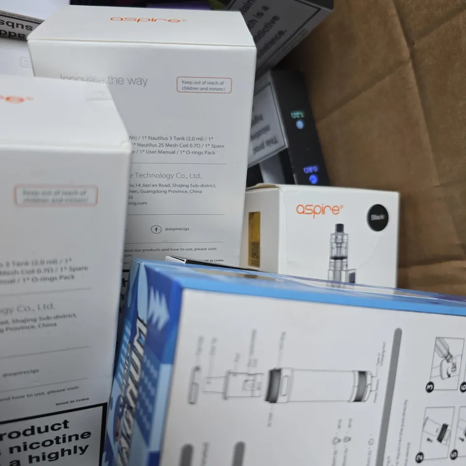 APPROXIMATELY 20 ASSORTED E-CIG PRODUCTS AND ACCESSORIES TO INCLUDE OXVA AND ASPIRE