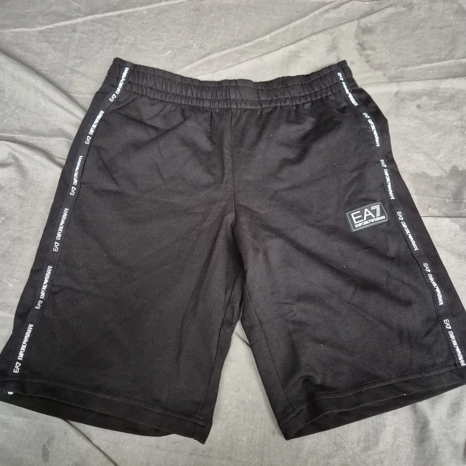 EA7 EMPORIO ARMANI BLACK SHORTS – UK 14 (14A)