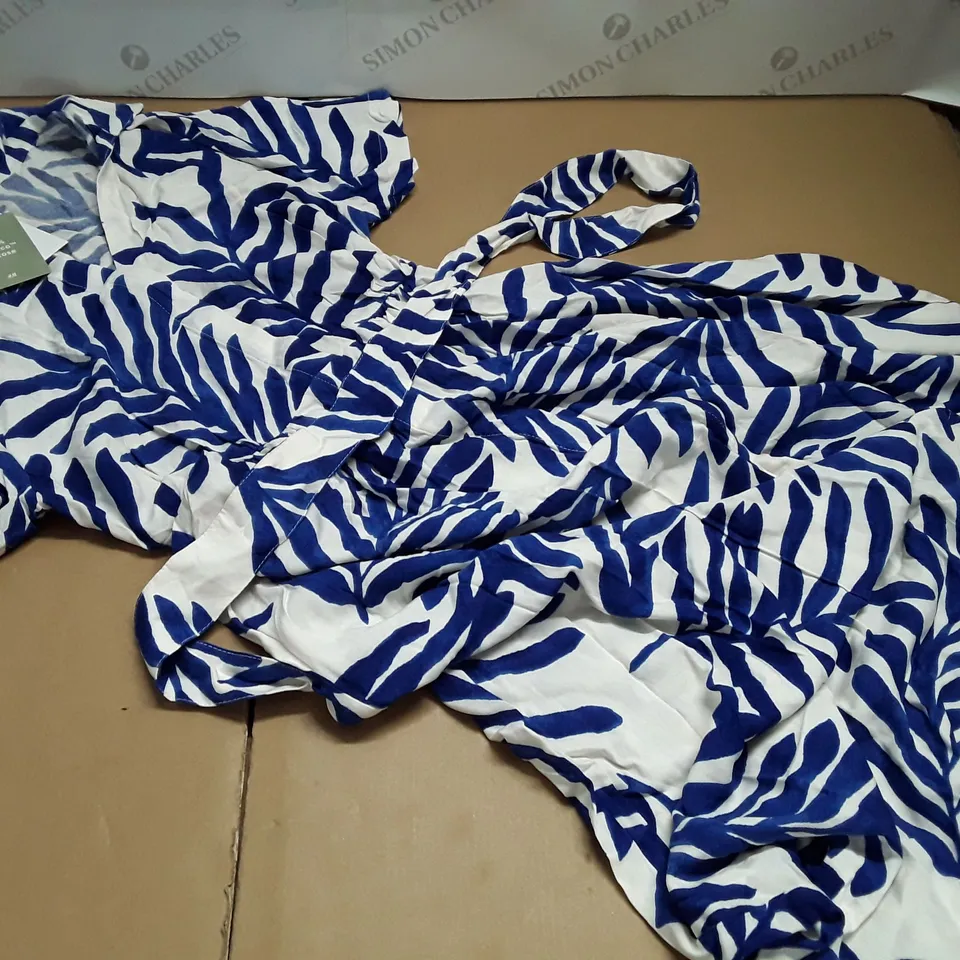 H&M BLUE AND WHITE DRESS - M