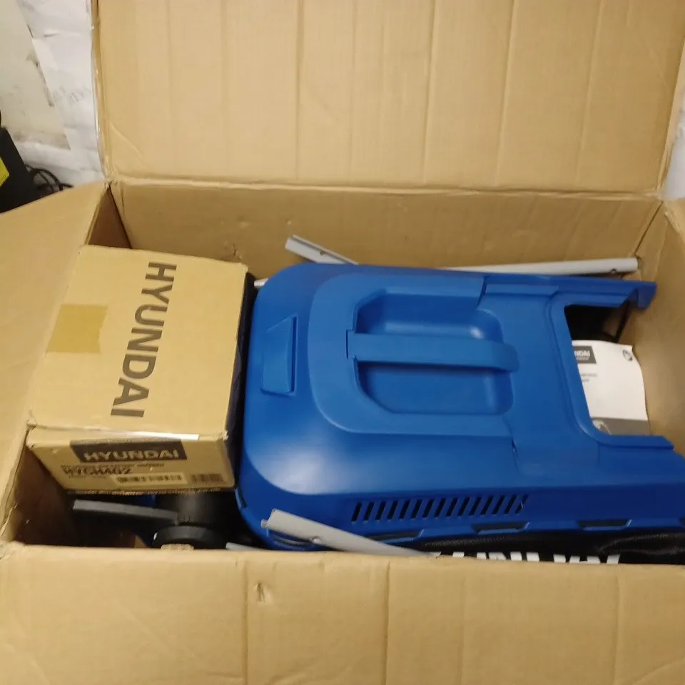 HYUNDAI 15"/38CM CORDLESS 40V LITHIUM-ION BATTERY ROLLER LAWNMOWER