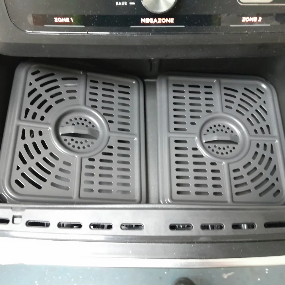 BOXED NINJA 10.4L FOODI FLEXDRAWER DUAL AIR FRYER IN BLACK AF500UK