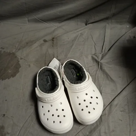 CROCS CLASSIC LINED CLOG – WHITE KIDS 13