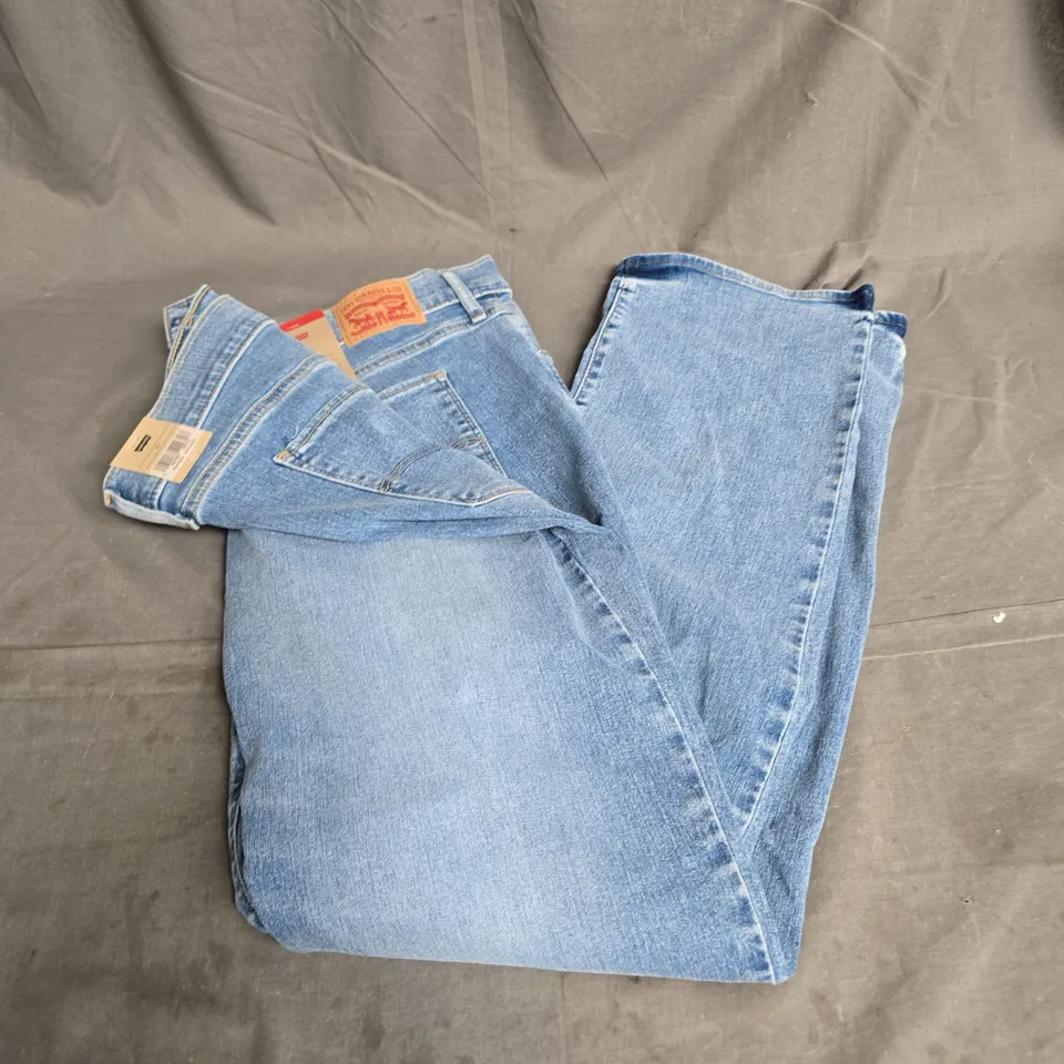 LEVI'S 314 SHAPING STRAIGHT JEANS IN BLUE SIZE 16