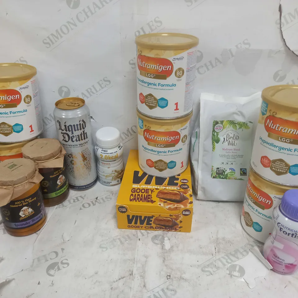 APPROXIMATELY 12 ASSORTED FOOD & DRINK PRODUCTS TO INCLUDE NUTRAMIGEN LGG HYPOALLERGENIC FORMULA 1 (400g), LIQUID DEATH (568ml), LAVENDER HONEY (500g), ETC