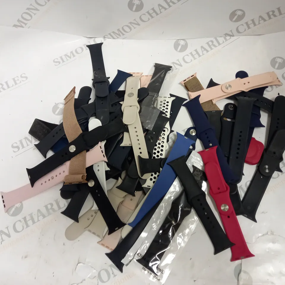 APPROX 30 ASSORTED LOOSE SMART WATCH STRAPS IN VARIOUS DESIGNS AND SIZES.