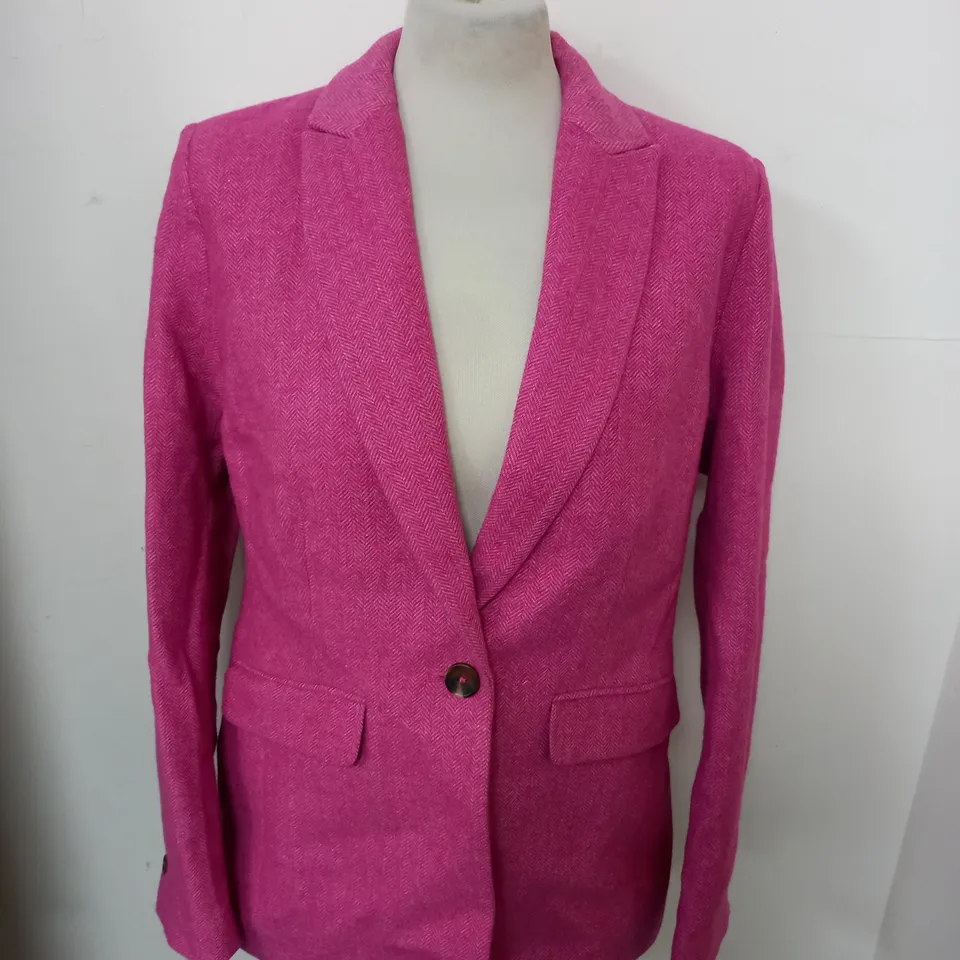 APPROXIMATELY 10 ITEMS OF ASSORTED WOMEN CLOTHING TO INCLUDE JOULES, CUDDL DUDS FASHION