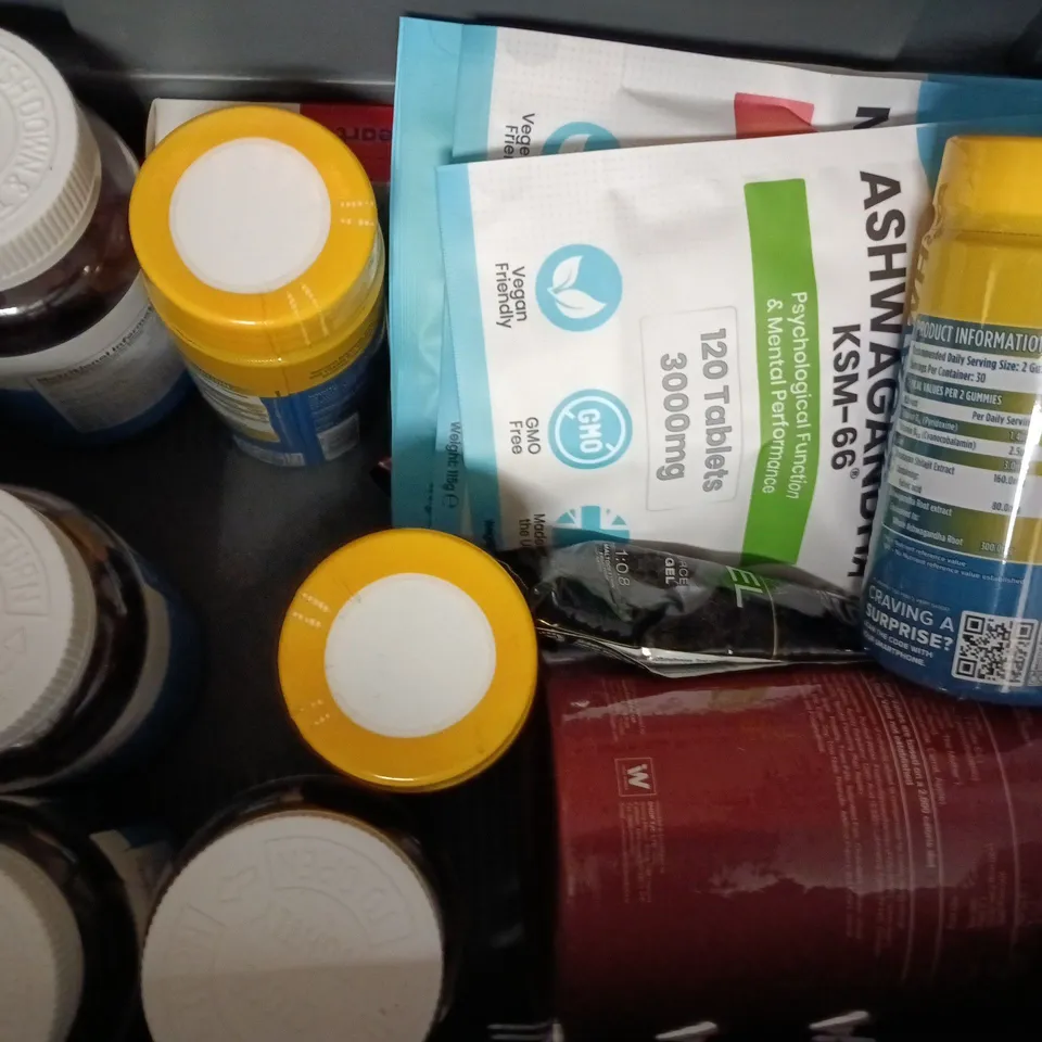 APPROXIMATELY 15 ASSORTED FOOD SUPPLEMENT AND HEALTH ITEMS TO INCLUDE WELLGARD, ELAVATE, ETC - COLLECTION ONLY