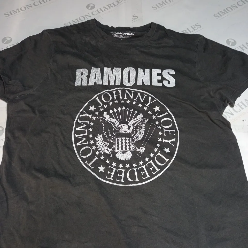 THE RAMONES BAND LOGO T-SHIRT SIZE S