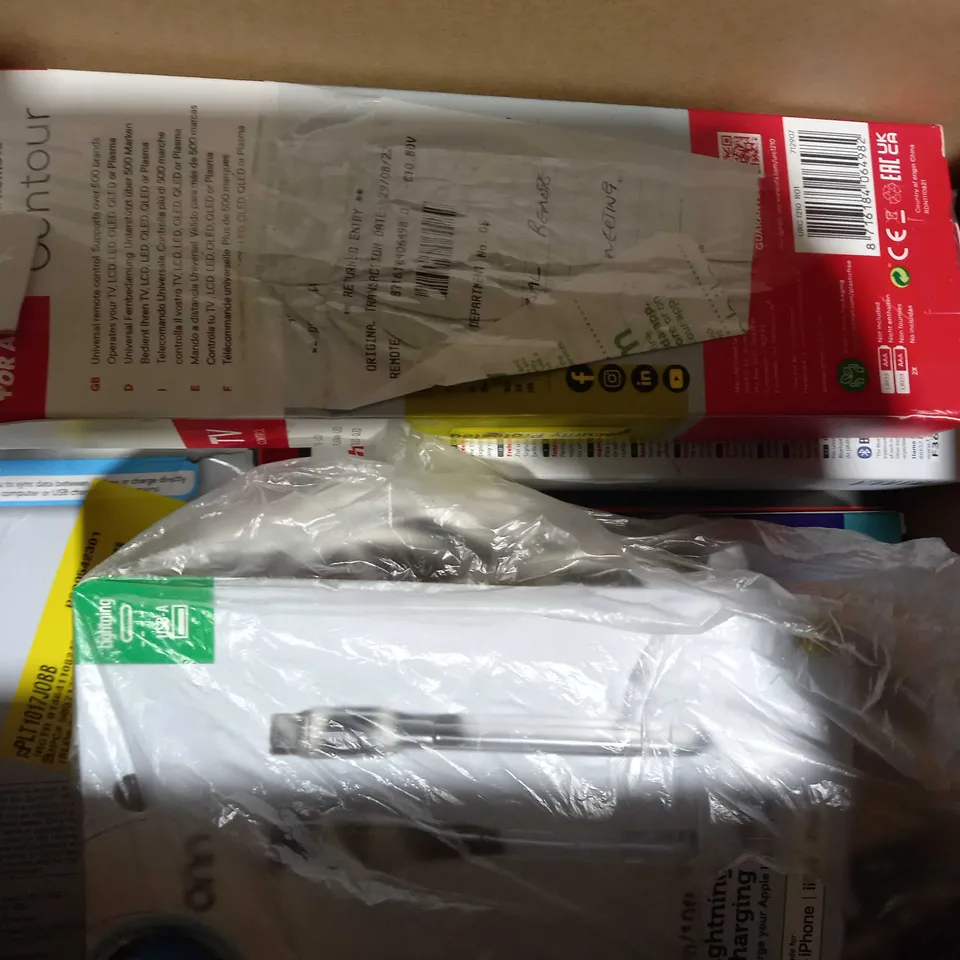 LOT OF APPROXIMATELY 10 ASSORTED HOUSEHOLD ITEMS TO INCLUDE MIXX TRIBUTE IN EAR HEADPHONES, BLACKWEB HDMI CABLE, ONN SINGLE PORT MAINS CHARGER, ETC