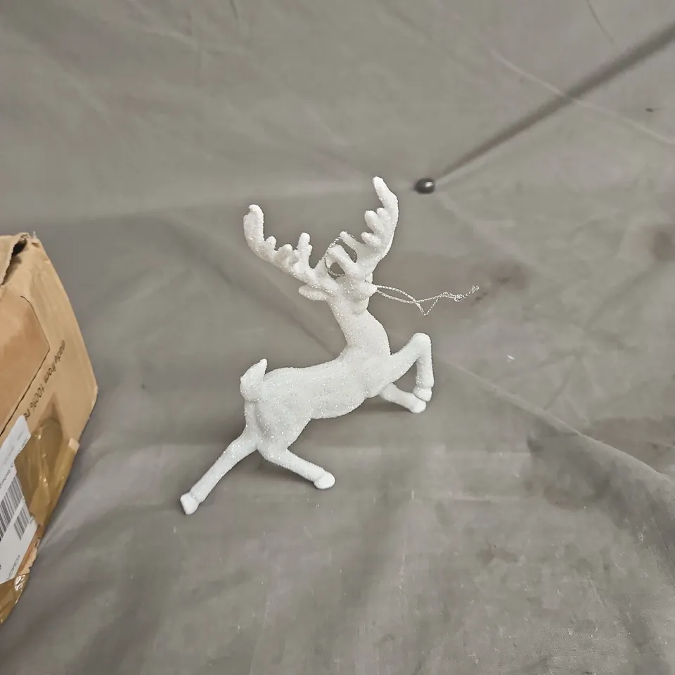 BOX OF APPROXIMATELY 8 ASSORTED HOUSEHOLD ITEMS INCLUDING SFIX LIGHT STRANDS AND FESTIVE REINDEER ORNAMENT