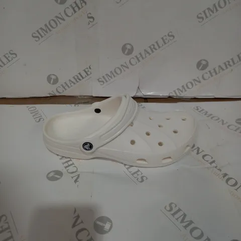 PAIR OF CROCS RALEN CLOGS - WHITE, SIZE 7 MEN, SIZE 9 WOMEN