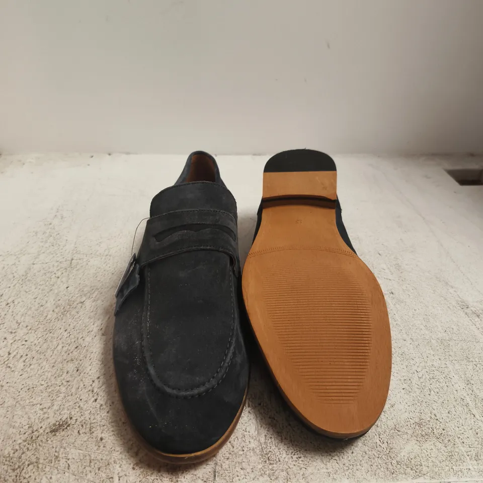 JACAMO MEN'S BLACK SUEDE PENNY LOAFERS WITH TAN RUBBER SOLE – PAIR SIZE 13