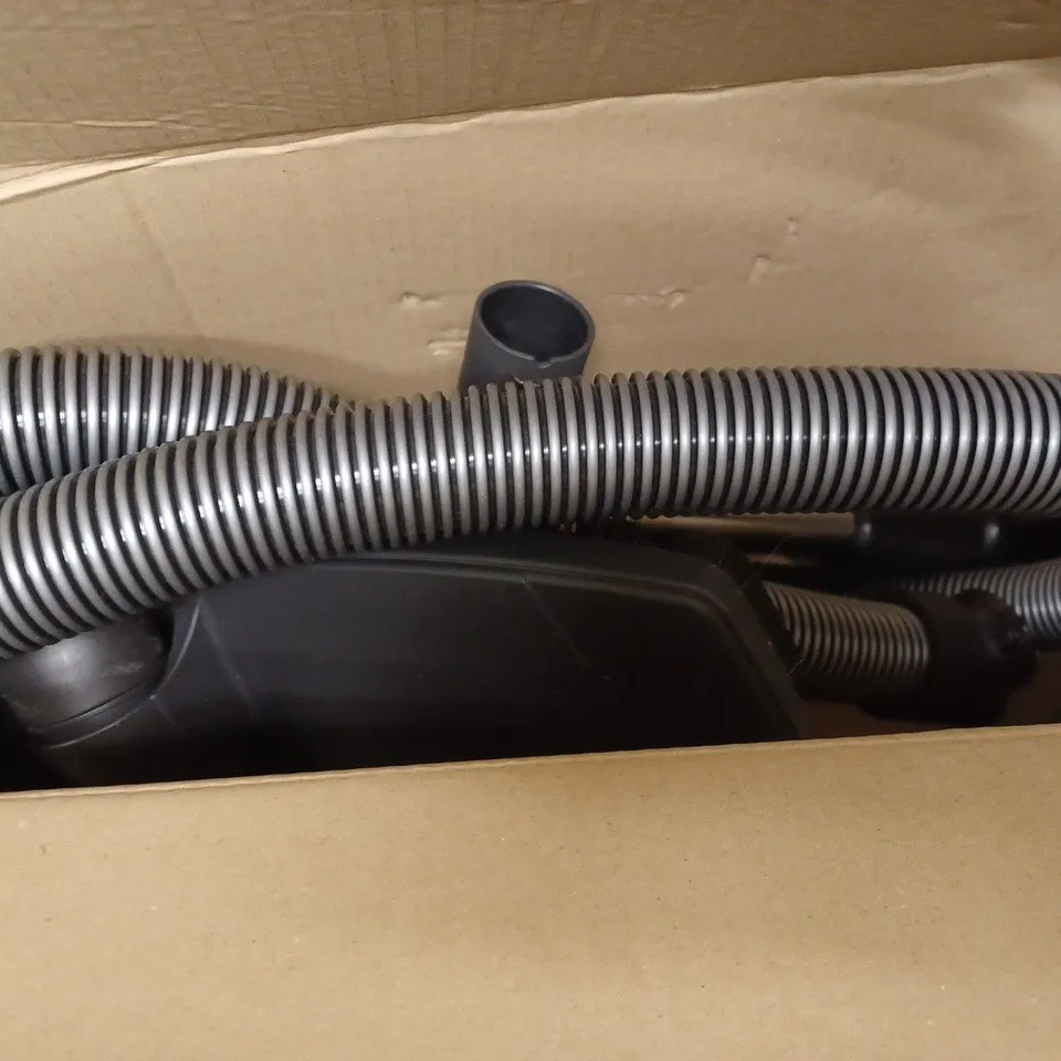 MIELE COMPLETE C3 VACUUM CLEANER