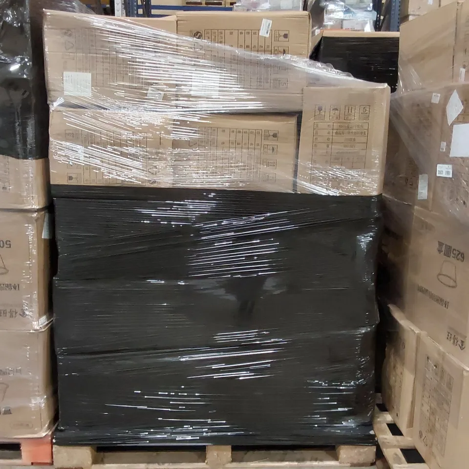 PALLET TO CONTAIN A LARGE ASSORTMENT OF SEALED FOOD CONTAINERS 