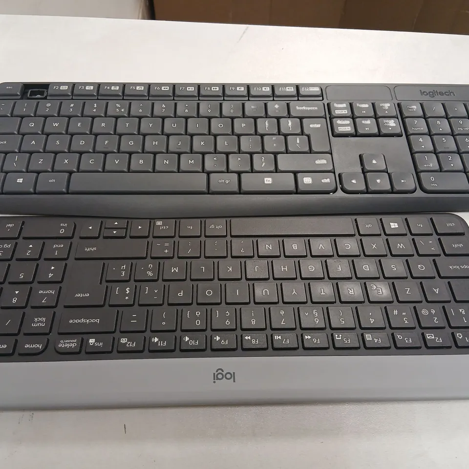 CAGE OF ASSORTED PRODUCTS TO INCLUDE; CHAIR PARTS, MONITORS, PROFESSIONAL HAIR DRYER PARTS, TOILET ROLL AND BRUSH HOLDER AND KEYBOARDS