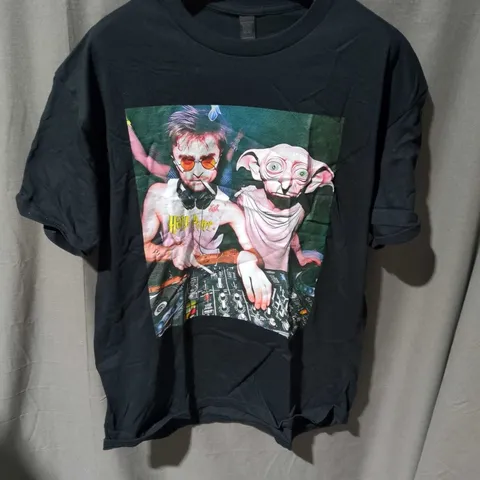 BLACK GRAPHIC-PRINT T-SHIRT SIZE L