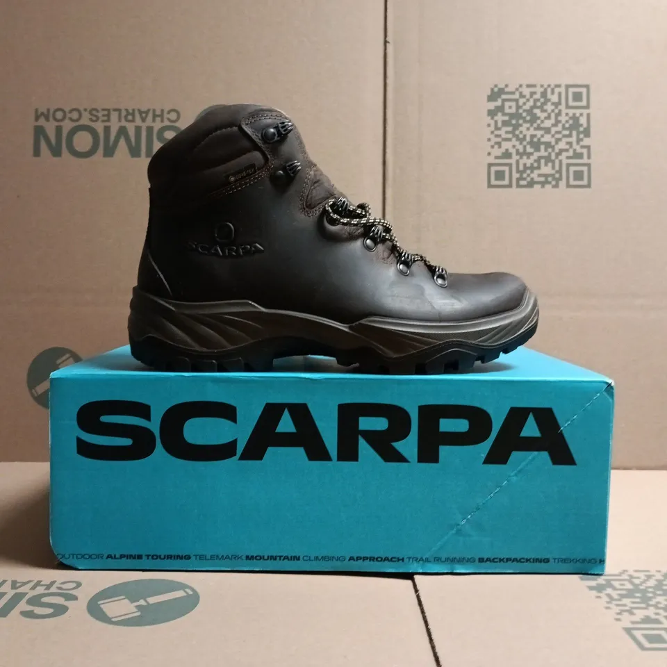 BOXED PAIR OF SCARPA TERRA GTX BOOTS IN BROWN SIZE UK 5.5