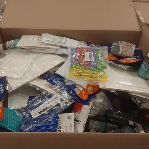 PALLET CONTAINING A VERY LARGE QUANTITY OF ASSORTED MEDICAL SUPPLIES INCLUDING: FUNGAL NAIL PATCHED, SYRINGES, PREBIOTIC GUMMIES, HYDROCOLLOID ROLL ECT