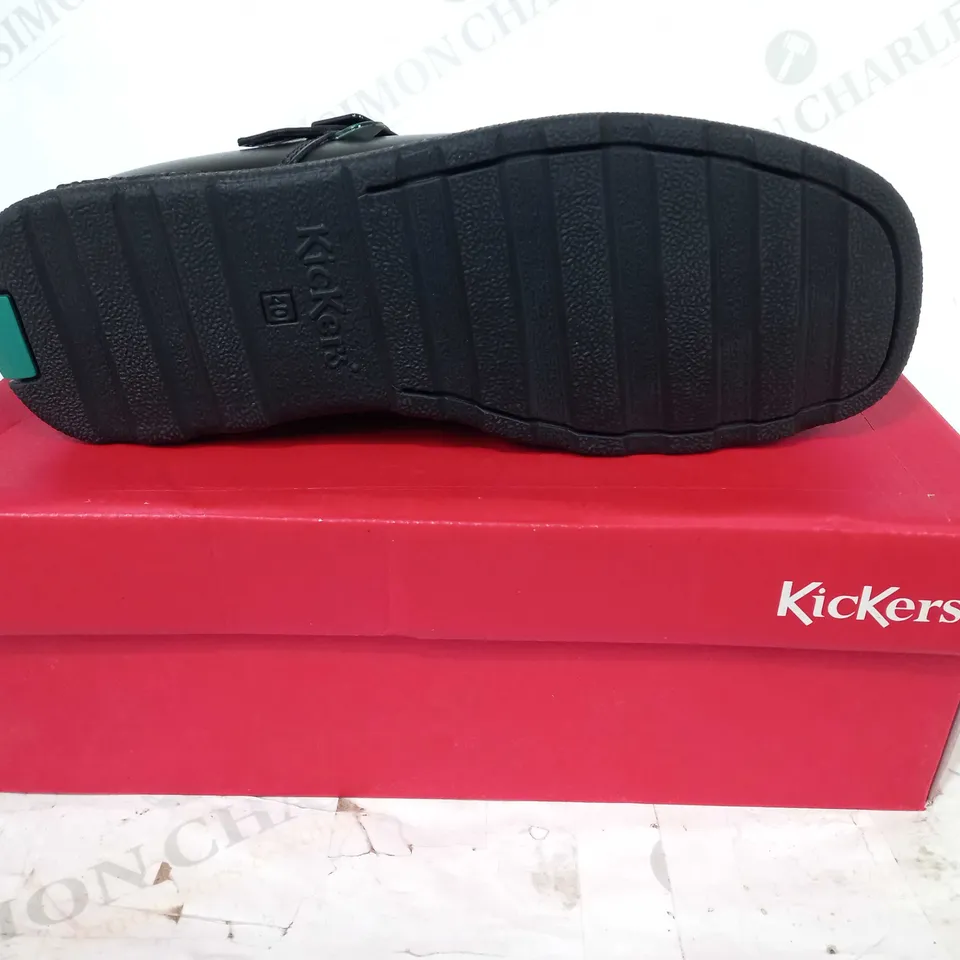 BOXED PAIR OF KICKERS FRAGMA T-BUCKLE LEATHER SHOES IN BLACK EU SIZE 40