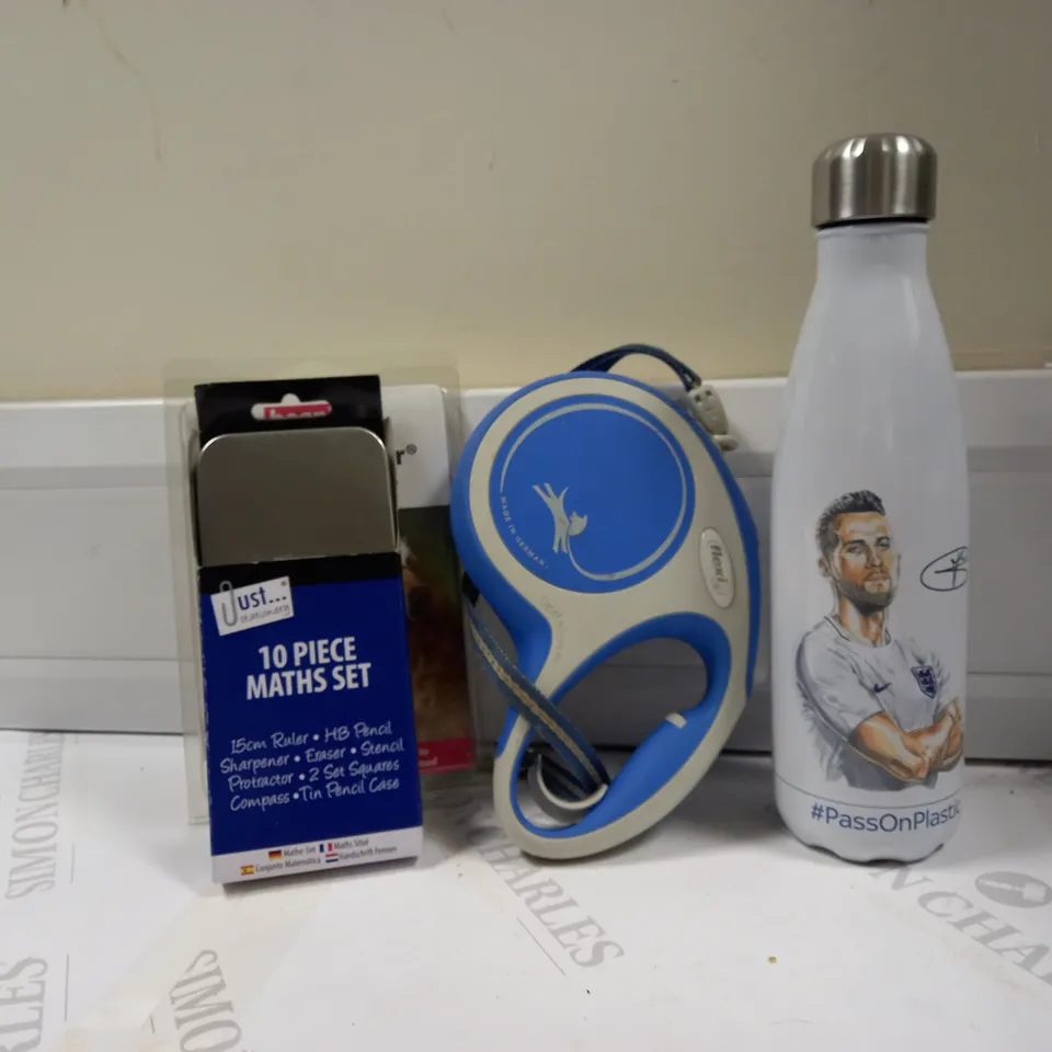 LOT OF APPROX 20 HOUSEHOLD ITEMS TO INCLUDE 10 PIECE MATHS SET, DOG LEAD AND A WATER BOTTLE