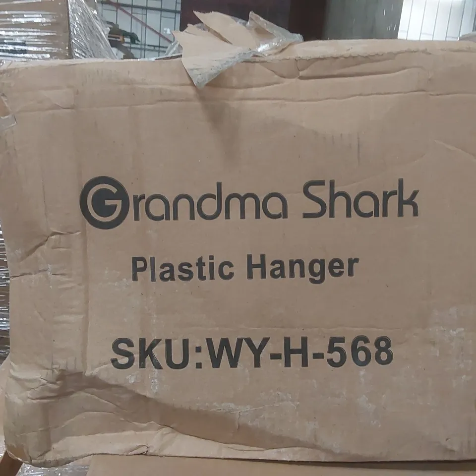BOXED GRANDMA SHARK PLASTIC HANGERS