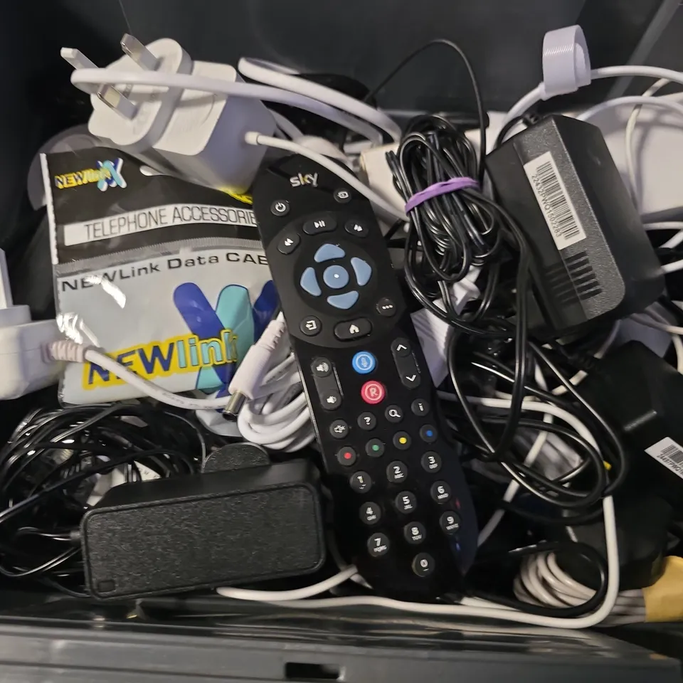 APPROXIMATELY 12 ASSORTED ITEMS TO INCLUDE - SKY REMOTE , KETTLE LEAD , EE HOME PHONE ADAPTER ETC
