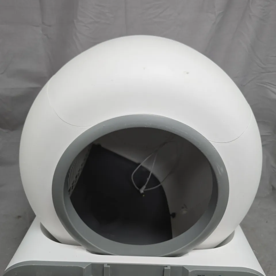 SELF CLEANING CAT LITTER TRAY