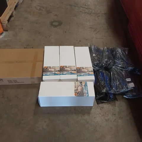 PALLET CONTAINING A VERY LARGE QUANTITY OF ADULT SNORKELING FLIPPERS, ONDEKT COOLING PILLOWS AND OTHER ASSORTED ITEMS 