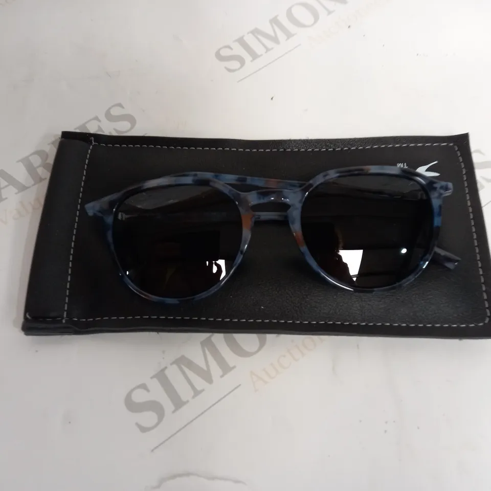 HUMMINGBIRD SUNGLASSES BLUE MIX WITH CLEANING CLOTH AND BLACK CASE