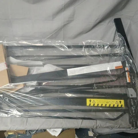 BOXED REGALO ARCHED DECOR SAFETY GATE.