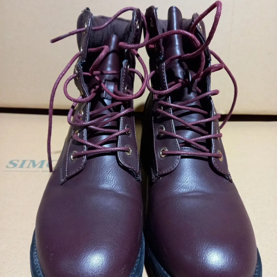 NEW LOOK LACE UP BOOTS - SIZE 7
