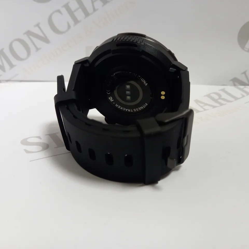 BLACK SMART TRACKER FITNESS WATCH WITH BLACK RUBBER STRAP
