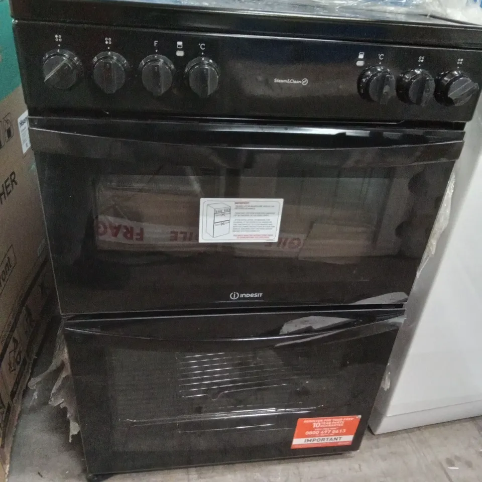 INDESIT 4 HOB ELECTRIC DOUBLE BLACK OVEN 