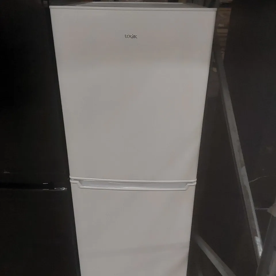 LOGIK LE55CW23 50/50 FRIDGE FREEZER - WHITE