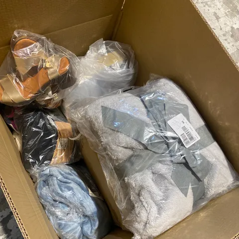 BOX OF 10 ASSORTED ITEMS TO INCLUDE: HOME REFLECTIONS SET OF 2 PROJECTION CANDLES, SFIXX 2-IN-1 RATCHET, SE PRELIT SCN IN A BB, SFIXX SET OF 2 TOUCH TABLE LIGHTS ETC