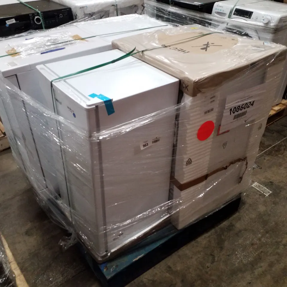 PALLET OF APPROXIMATELY 4 UNPROCESSED RAW RETURN WHITE GOODS TO INCLUDE