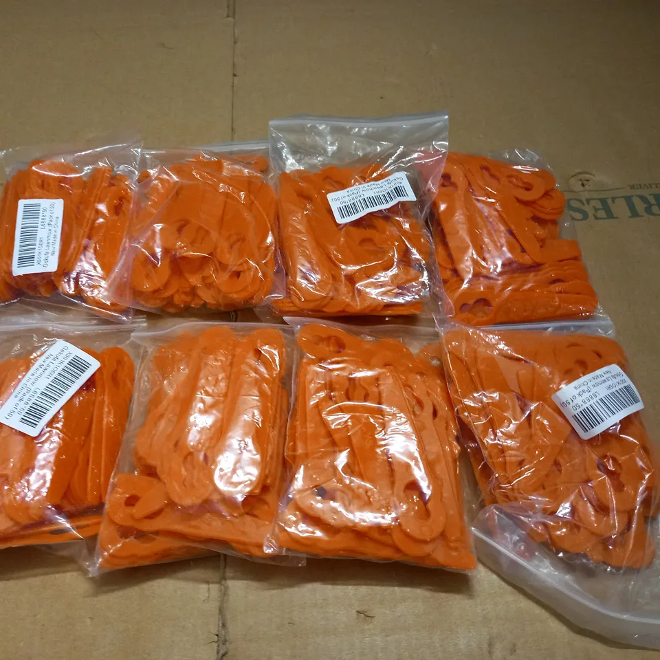 LOT OF APPROXIMATELY 400 PLASTIC STRIMMER BLADES