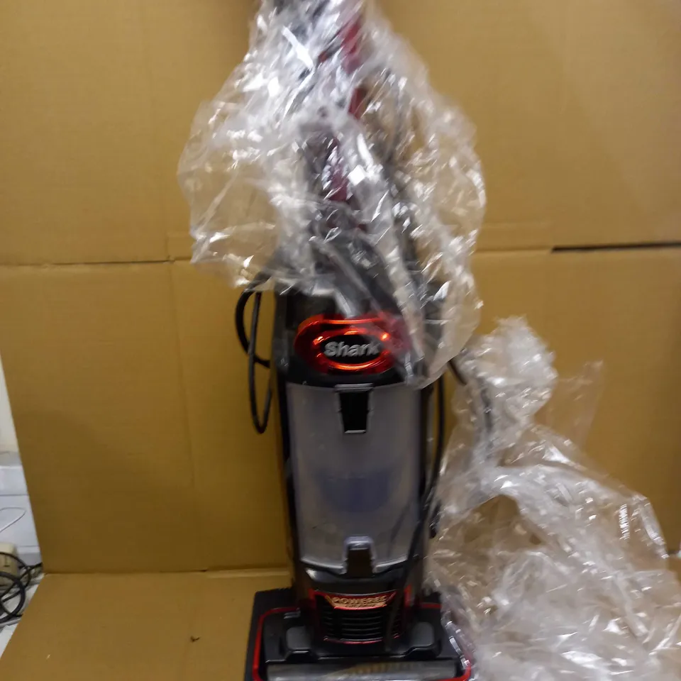 SHARK UPRIGHT VACUUM CLEANER 