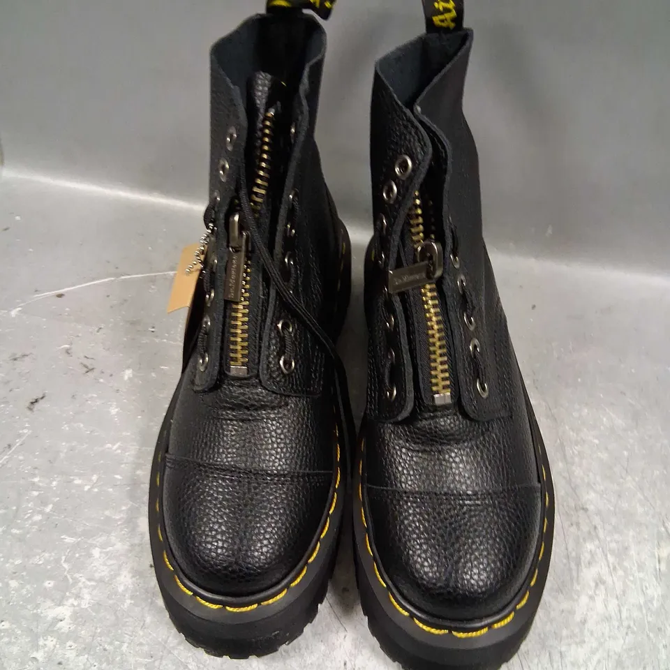 DR MARTENS BLACK BOOTS SIZE 4