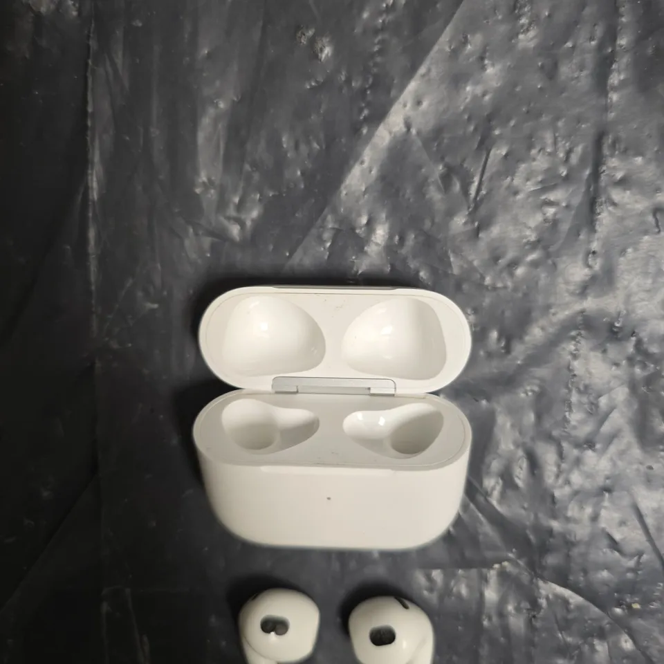 APPLE AIRPODS 3 (A2565, A2564) WITH CHARGING CASE