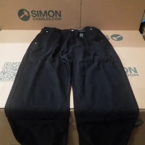 BOX CONTAINING APPROXIMATELY 8 BRAND NEW SIMPLY BE WASHED BLACK PLEAT DETAIL JEANS - 18L