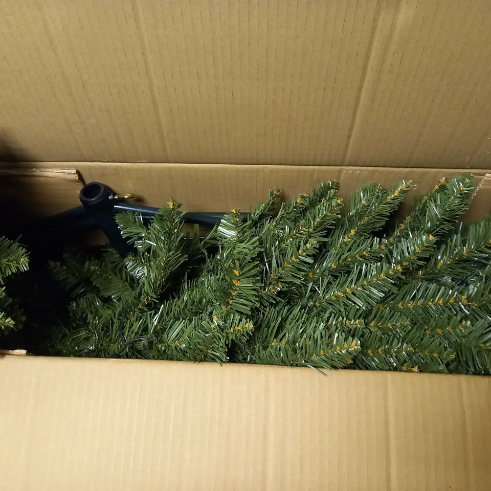 BOXED PRE-LIT 6FT PENCIL CHRISTMAS TREE RRP £54.99