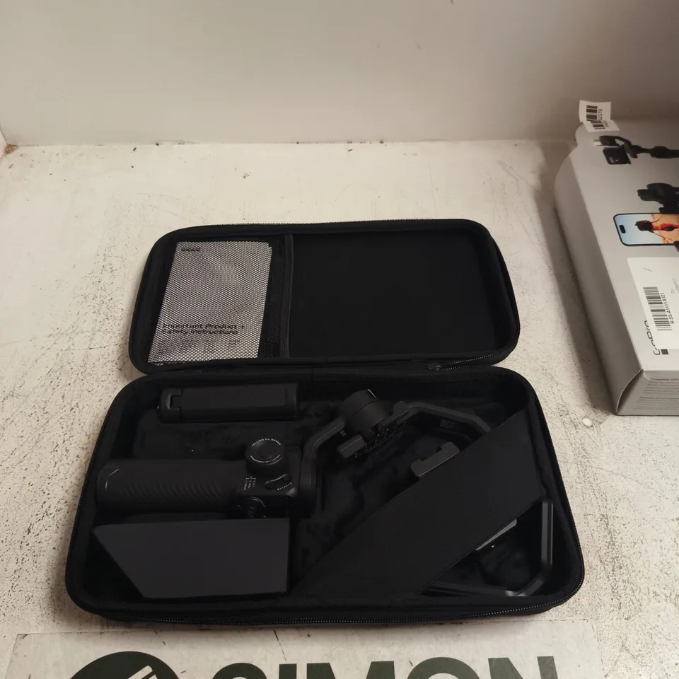 GO PRO FLUID PRO MULTI-DEVICE GIMBAL STABILIZER WITH AI TRACKING – CARRY CASE INCLUDED