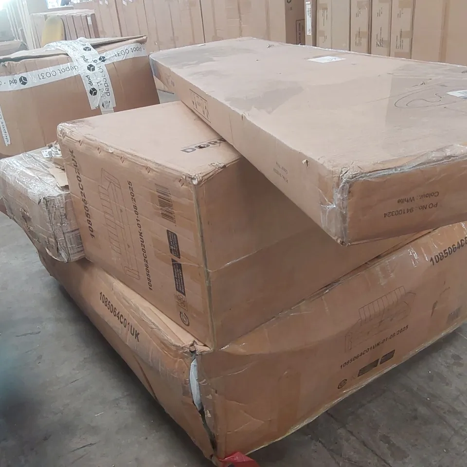 PALLET CONTAINING A LARGE QUANTITY OF ASSORTED DESIGNER FURNITURE PARTS