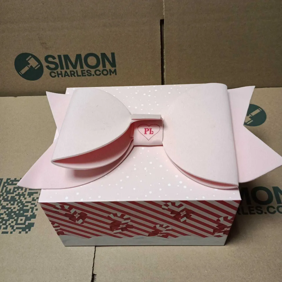 PLOUISE BEAUTY BOX WITH 2 BAD BITCH ENERGY ITEMS: SIMPLY THE ZEST + COCONUT CAKE